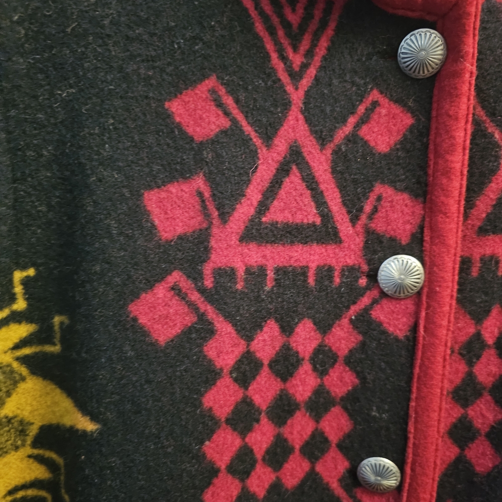 Women's Multicolor Patterned Coat - Picture 3 of 12